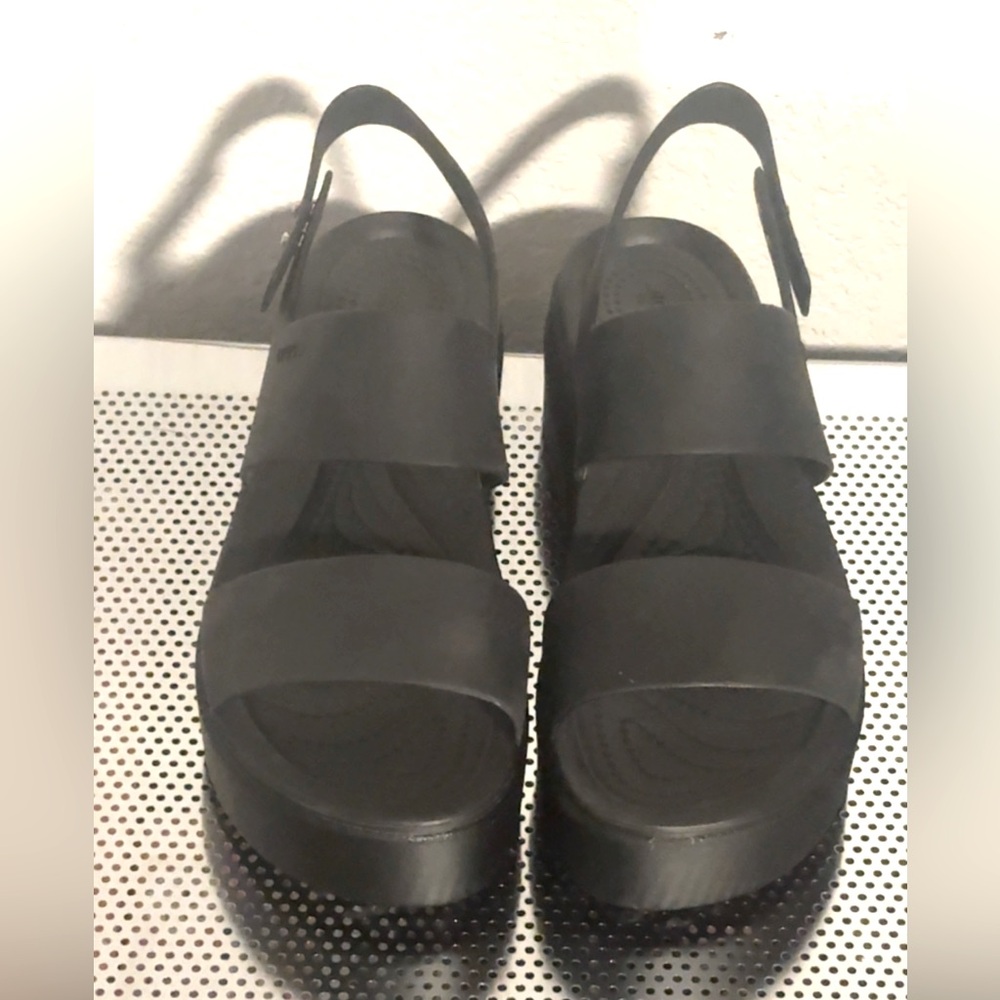 Crocs Platform Sandals Size 8